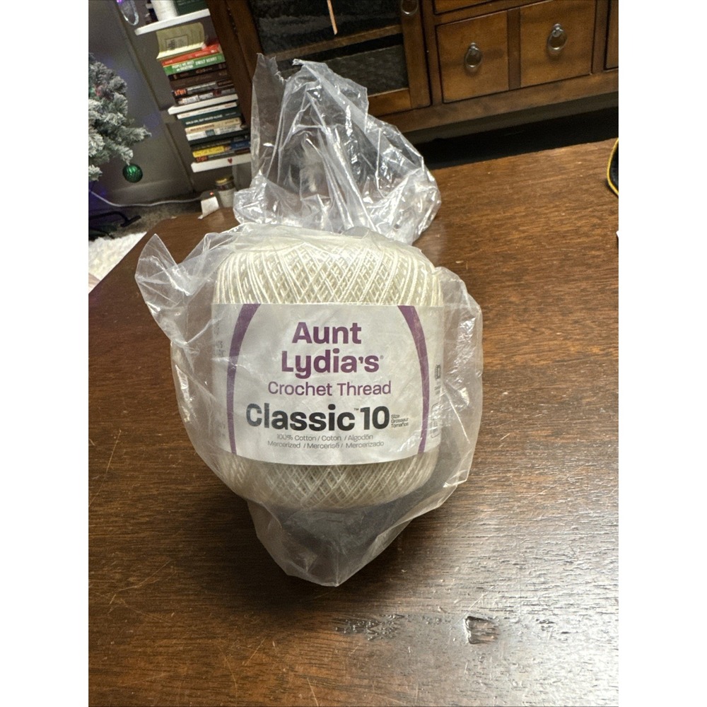 AUNT LYDIA'S CLASSIC CROCHET THREAD SIZE 10 -‎ WHITE